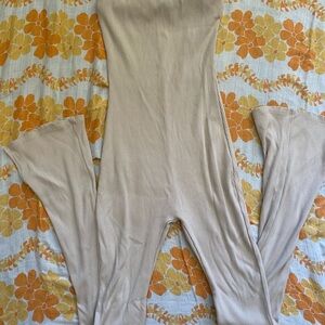 🌺6 for $20🌺Beige fashion nova Jumpsuit